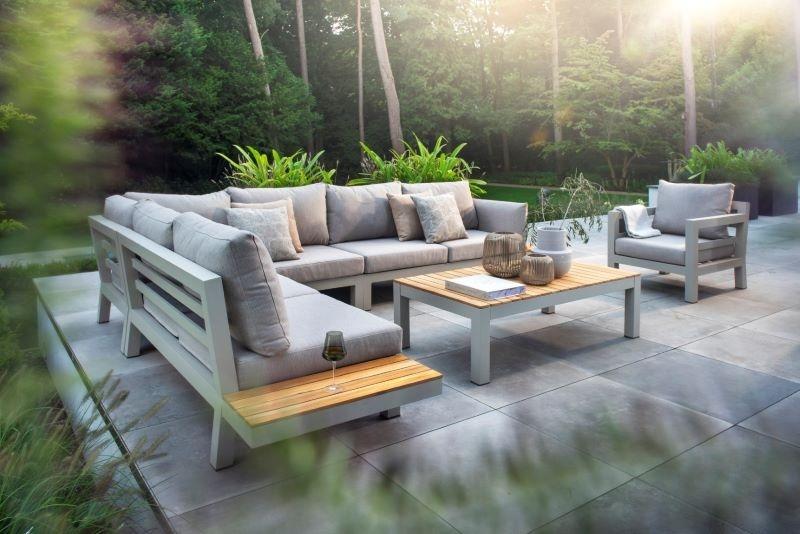 Ontdek de Pracht en het Praktische van Yoi Tuinmeubelen. Ontdek de Pracht en het Praktische van Yoi Tuinmeubelen.