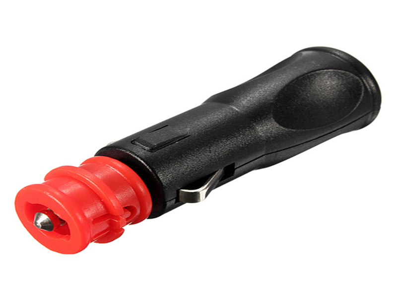 12V Universal plug with fuse 8A