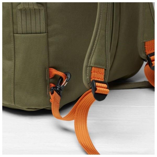 fjaellraevenfaerdenduffel80reistasdetail4